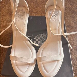 Vince Camuto Women's Tanvie Heeled Sandal- size 9